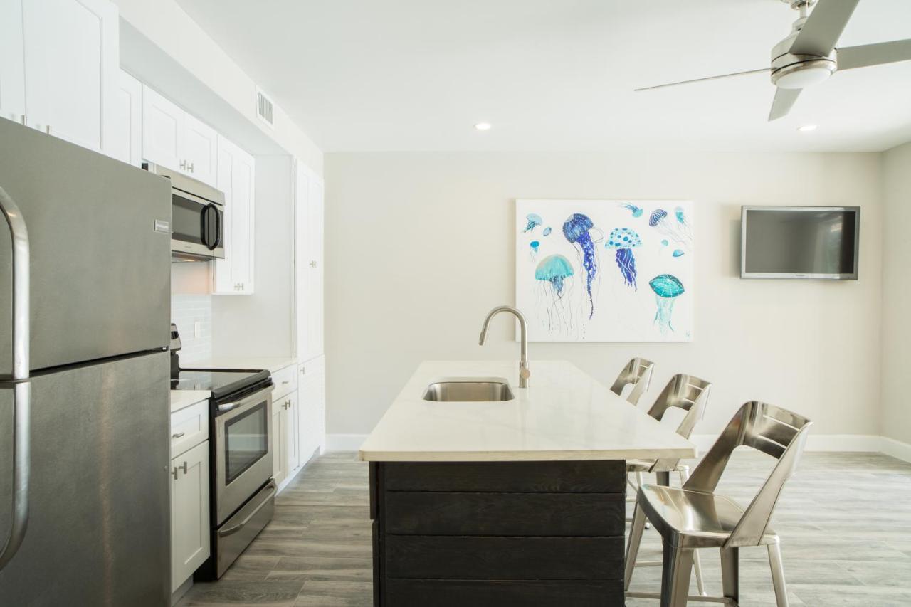 Отель The Tides, Grace Bay The Bight Settlements Экстерьер фото