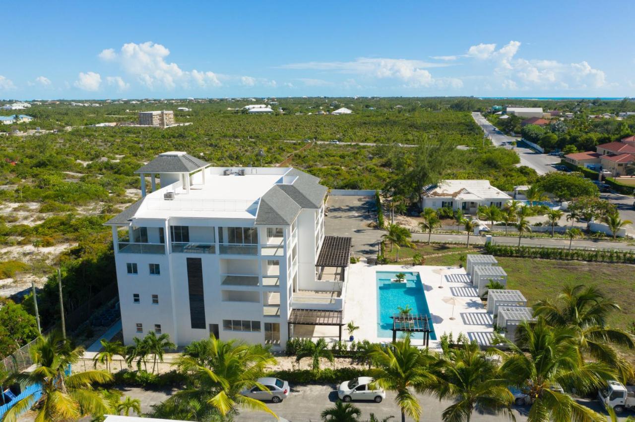 Отель The Tides, Grace Bay The Bight Settlements Экстерьер фото